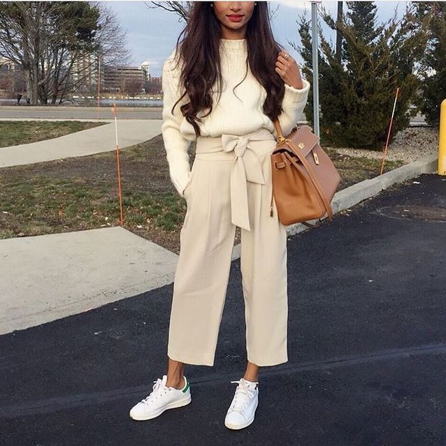 Beautiful culottes outfit with sneakers